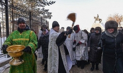 Ortodoks Hıristiyanlar Eksi 30 Derecede Vaftiz Oldular