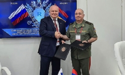 ​Ermenistan Savunma Bakanı Rusya`da bir dizi görüşme yaptı