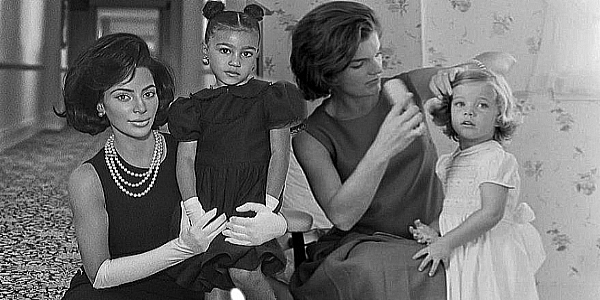 ​Kardashian Jackie Kennedy oldu