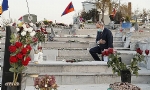 ​Paşinyan, Yerablur`da 44 günlük Karabağ savaşının şehitleri anısına saygı duruşunda bulundu