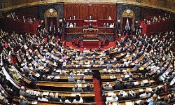 Fransa Meclisi`nde soykırımını inkar yasası kabul edildi 