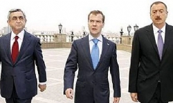 Kavgayı Medvedev engelledi