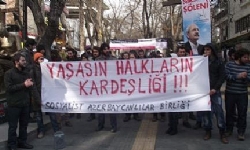 Azerbaycanlı sosyalistler, Ankara, Yüksel Caddesi`nde bugün yaptıkları Hocalı anmasında Ermenilerle kardeş olduklarını ilan etti. 