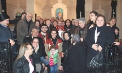 Ermeniler, Suriye`deki Olayların Sona Ermesi İçin Kilisede Dua Etti 