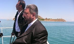 Türkiye Ermenileri Patrikliği Ruhani Meclis Başkanı Başrahip Tatul Anuşyan Van`da,