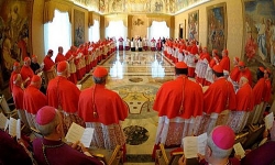 Vatikan`da yeni Papa için seçim günü