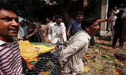 Pakistan`da kiliseye saldırı  78 Ölü