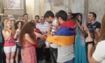 Ermeni mezunlar, Akhtamar adasında kız arkadaşlarına evlenme teklifi ettiler