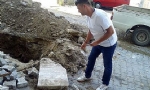 Kanalizasyon Çalışmasında Ermeni Mezar Taşları Bulundu