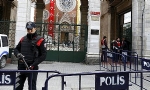 İstanbul’da Paskalya Polis Barikatının Ardında Kutlandı
