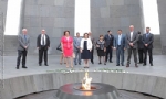 Gürcistan Parlamentosu Başkan Yardımcısı, Ermeni Soykrımı Anıt Kompleksini Ziyaret Etti