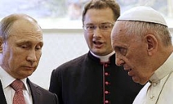 Putin Ve Papa Francis, Hristiyanların Güvenliğini Konuştu