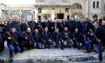 Kilikya Katolikosu Halep`in Ermeni Mahellesini Koruyan Silahlı Ermeni Gençlerle Fotoğraflandı