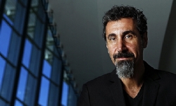 SOAD Ermeni solisti Serj Tankian, Ermeni Soykırımı`nı tanıyan Hollanda`ya teşekkür etti