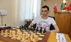 Ermeni satrançı Avrupa Şampiyonası’nda liderler arasında