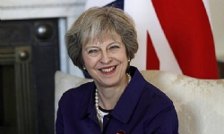 Theresa May’dan Ermenistan Başbakanı’na tebrik mesajı