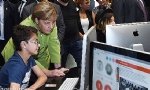​Angela Merkel, Yerevan`ın Tumo Yaratıcı Teknolojiler Merkezi`ni ziyaret etti