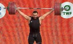 ​Ermeni halterci Simon Martirosyan, yeni rekor kırarak dünya şampiyonu oldu