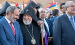 ​Paşinyan: Tarikatları reddetmeliyiz, Ermeni Kilisesine vefalı olmalıyız