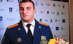 ​Rusya`da 11 kişinin hayatını kurtaran Ermeni itfaiyeci yılın adamı seçildi