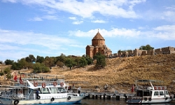 ​Ermeni ayininde Akhtamar Adası`nı 2 bin 480 kişi ziyaret etti