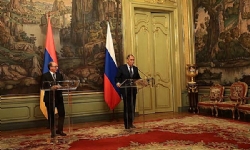Ermenistan Dışişleri Bakanı Ayvazyan Sergey Lavrov’u Yerevan’a davet etti