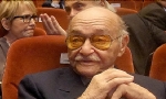 ​Türk sinemasının üretken yönetmeni Aram Gülyüz