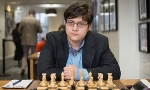 ​ABD Erkekler Satranç Şampiyonası`nın önde gelenlerden biri Samuel Sevian