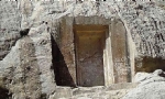​Kaçak defineciler, altın uğruna Van`daki Ermeni tarihi tapınağı tahrip ettiler