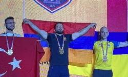 ​Armenian arm wrestler beats Turkish rival to win European gold