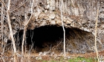 Yerevan`ın en eski mağarasında zengin bir kültür koleksiyonu bulundu