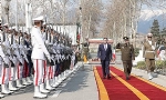 Ermenistan Savunma Bakanı savaşta şehit olan İran askerlerinin anıtına çelenk koydu